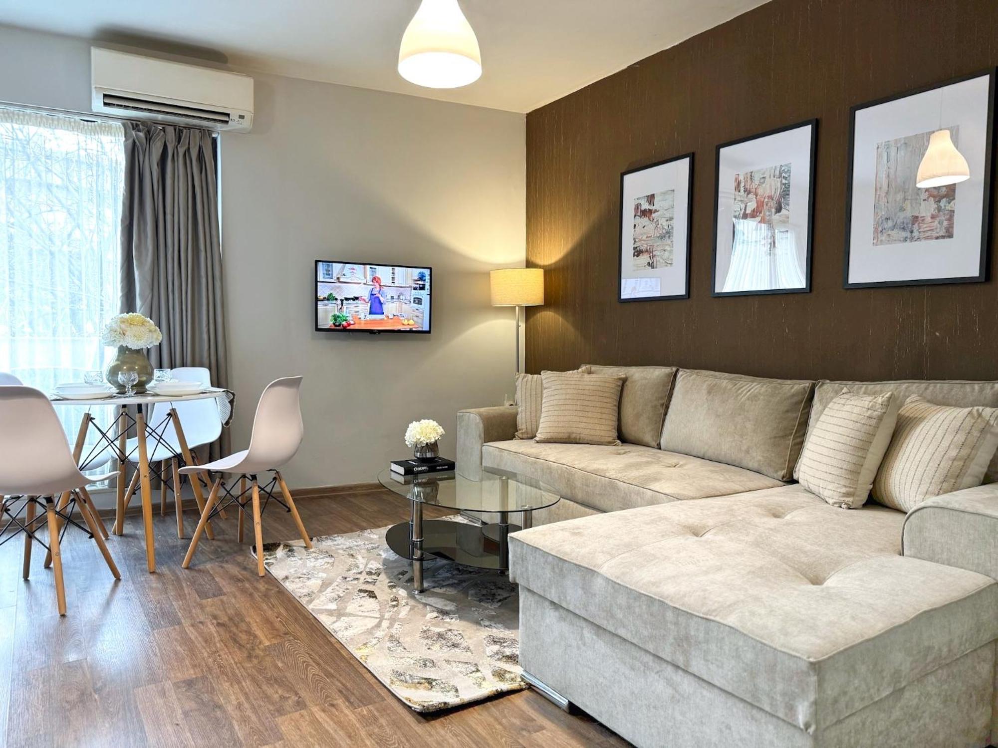 Top Centre Plovdiv Apt. With Parking For 4 Guests Eksteriør billede