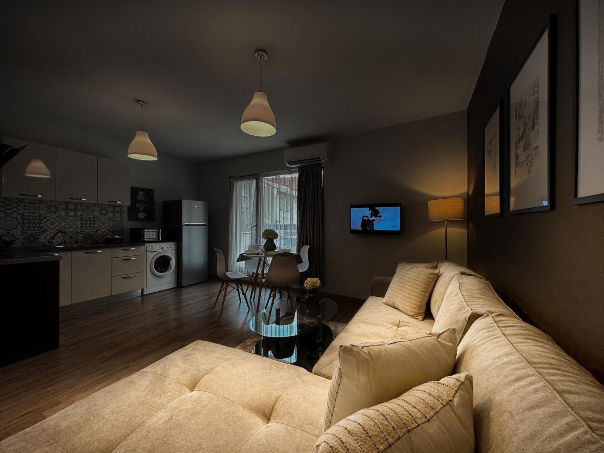 Top Centre Plovdiv Apt. With Parking For 4 Guests Eksteriør billede